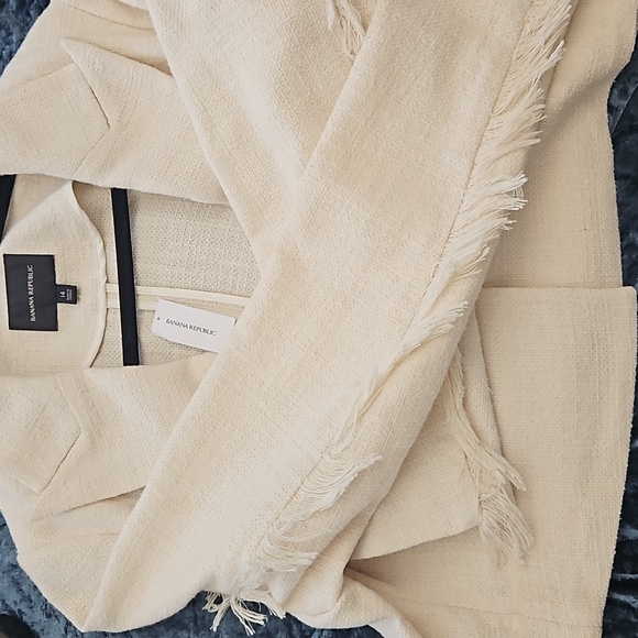 Banana Republic Jacket, Cream, Size 14 w/ fringes on back of sleeves - Picture 6 of 9